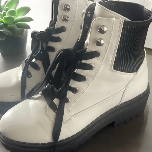 INDIGO REIN | Boots, size 7 - Picture 2 of 9